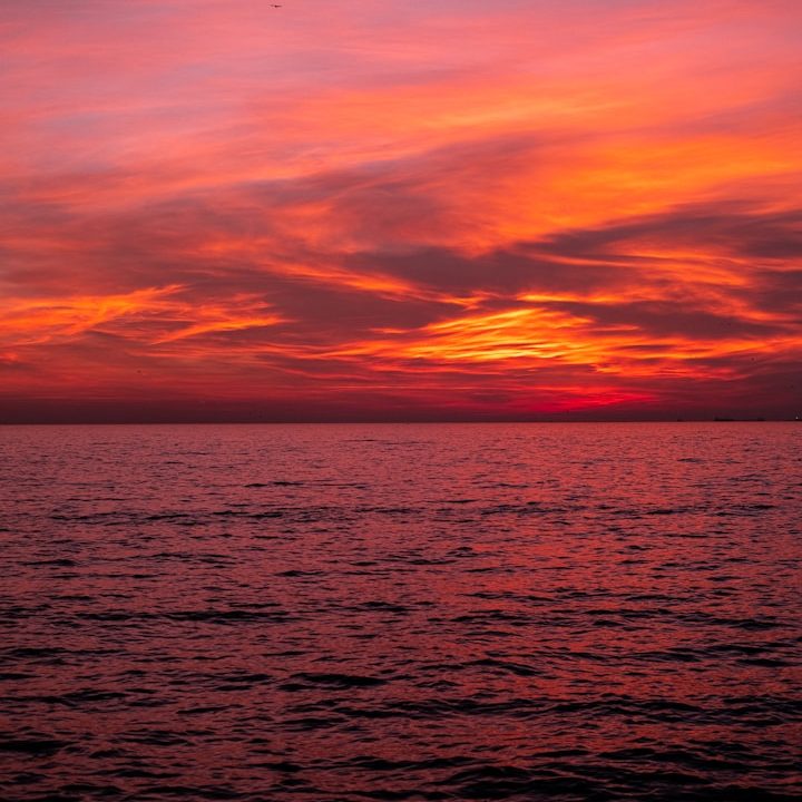 Sonnenuntergang über dem Roten Meer
